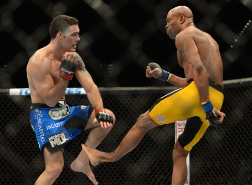 Anderson Silva gamba rotta